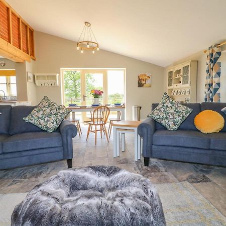 Acorn Lodge Стафорд Екстериор снимка